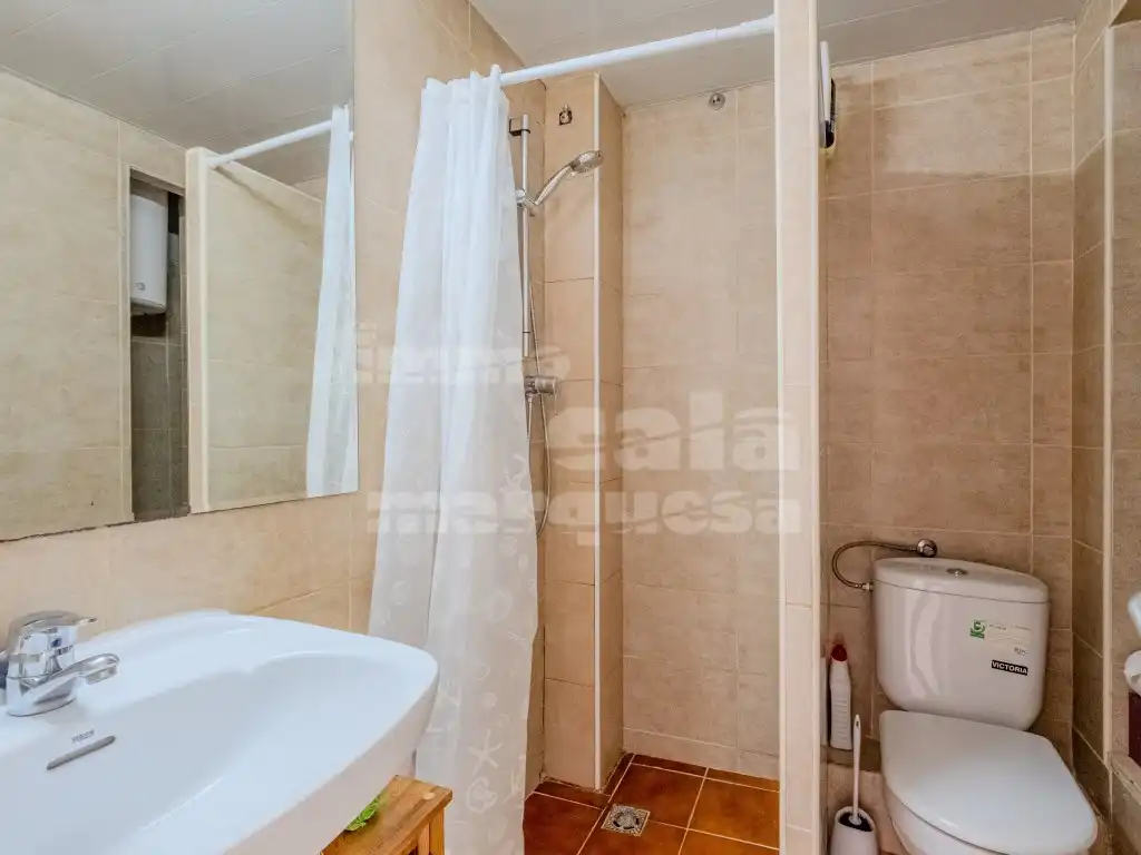 Badezimmer von Wohnungen zum Verkauf in Palafrugell