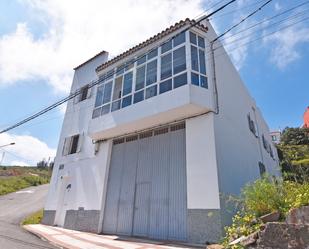 Vista exterior de Casa o xalet en venda en Firgas amb Jardí privat, Terrassa i Traster