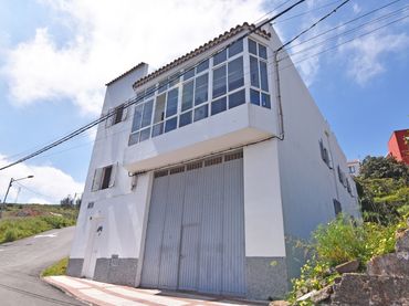 Maison avec balcon à vendre à Calle del Calvario 32