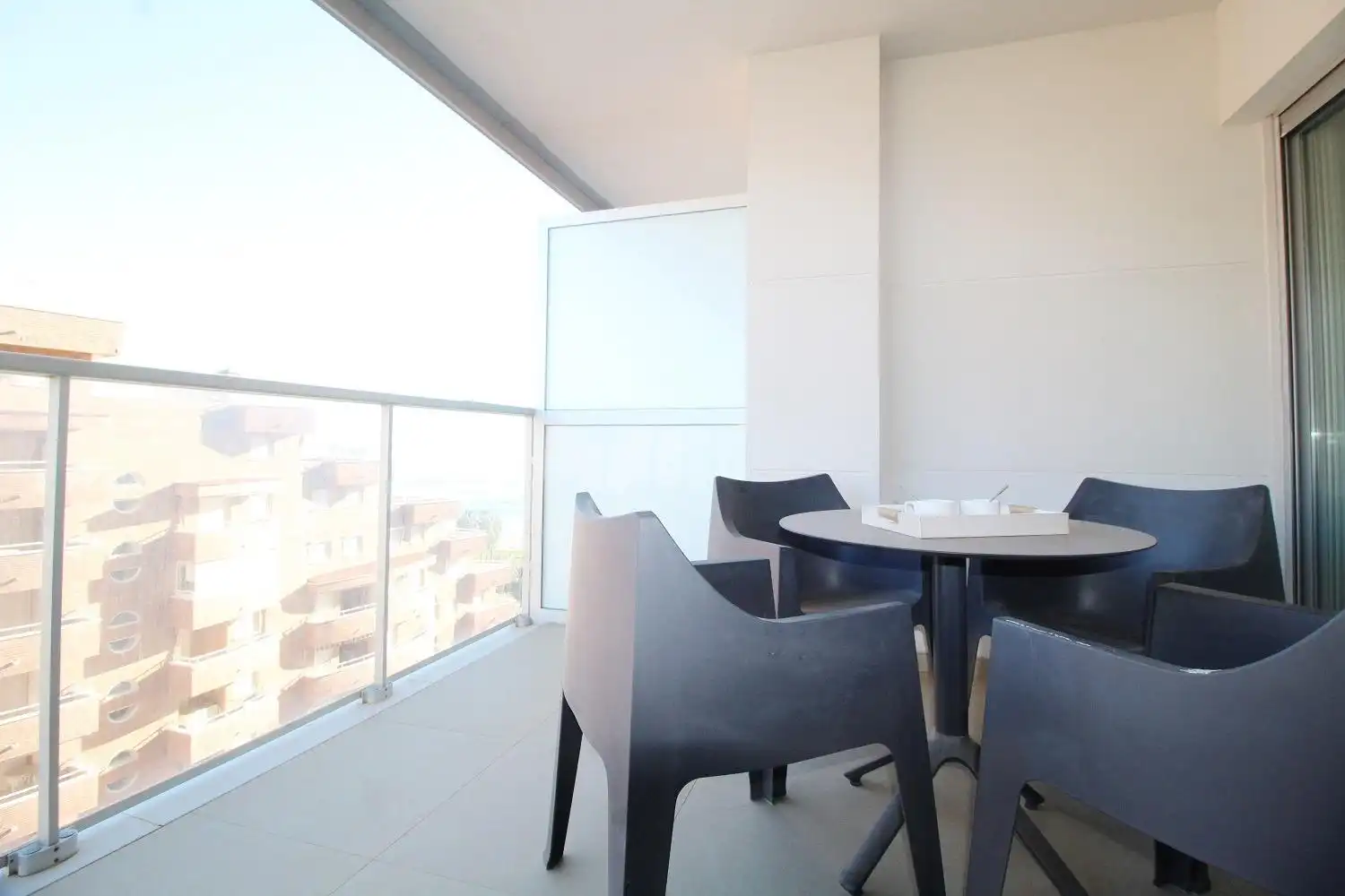 Terrasse von Wohnungen zum Verkauf in Oropesa del Mar / Orpesa mit Klimaanlage, Privatgarten und Terrasse