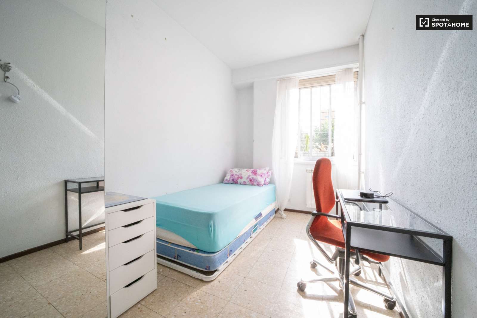 Flat to share in Valdezarza