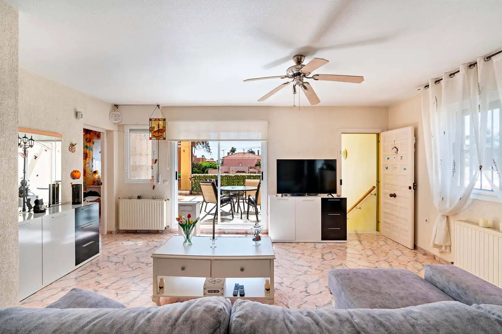 Sala de estar de Casa o chalet en venta en Roquetas de Mar con Jardín privado, Terraza y Trastero