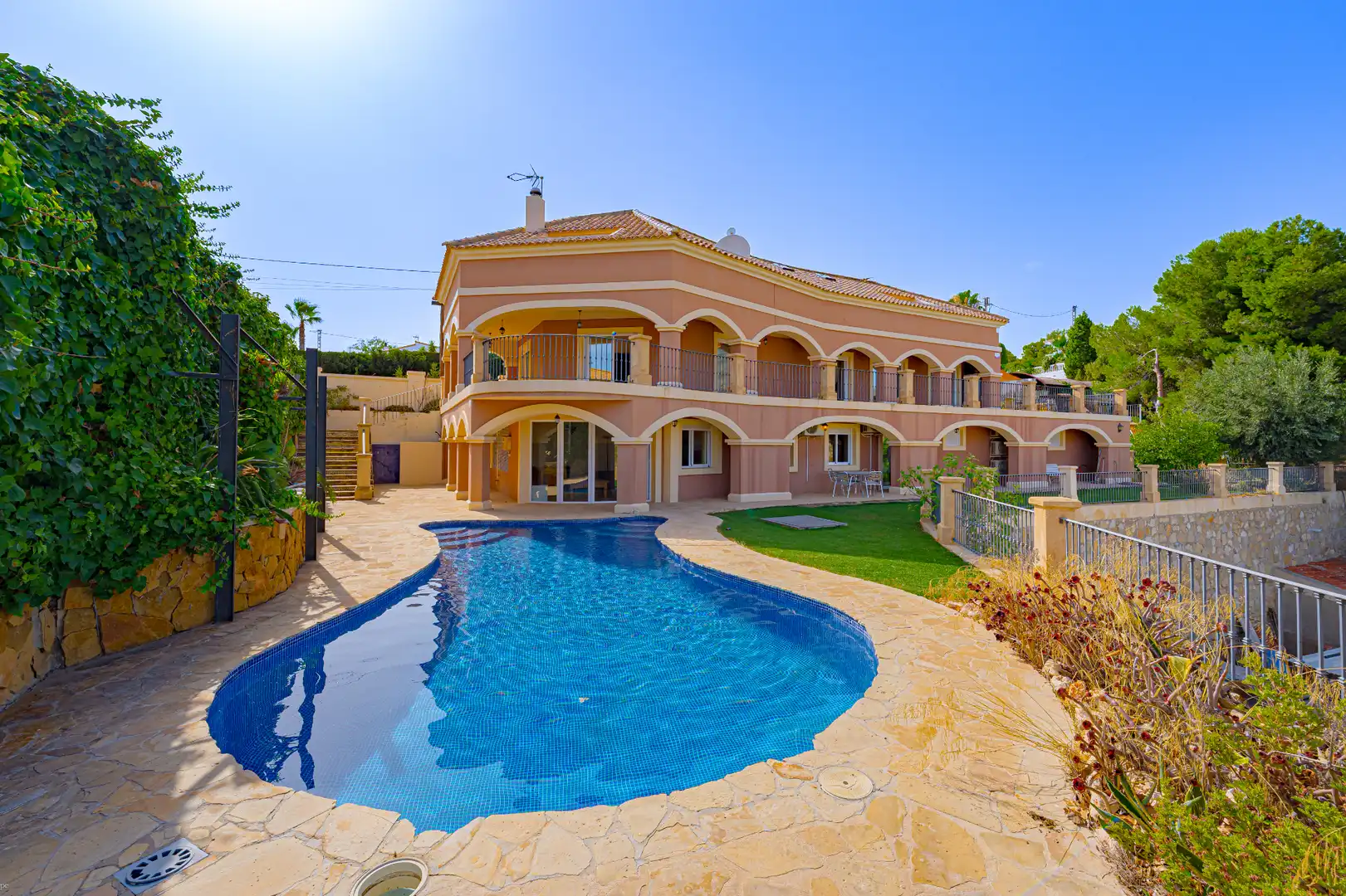 Chalet con terraza en venta en Carrer Penyagolosa