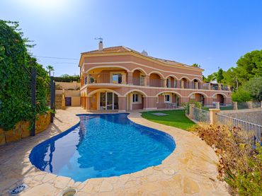 Villa con balcone in vendita a Carrer Penyagolosa