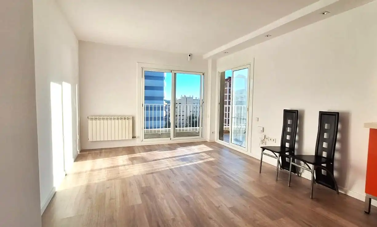 Sala de estar de Piso en venta en Montgat con Calefacción, Parquet y Horno