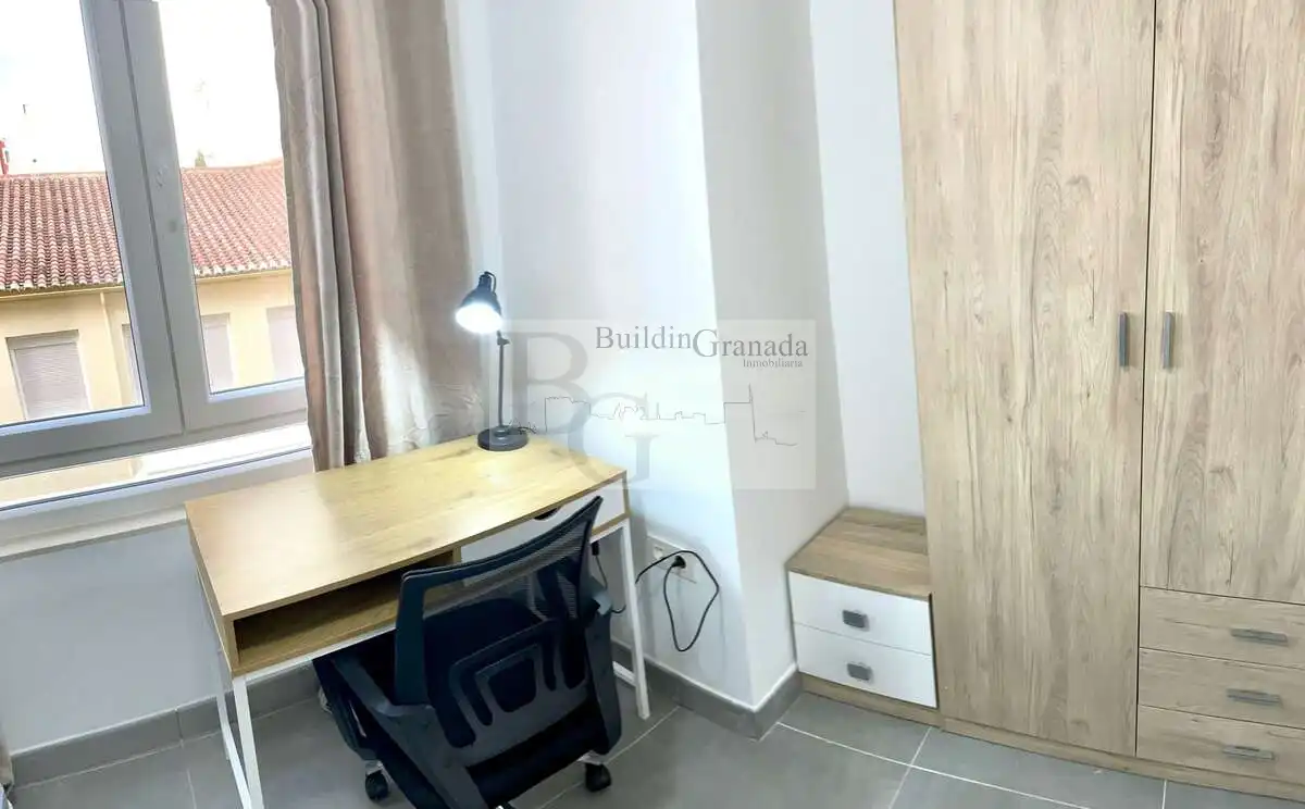 Habitación de Piso de alquiler en Granada con Calefacción, Terraza y Amueblado