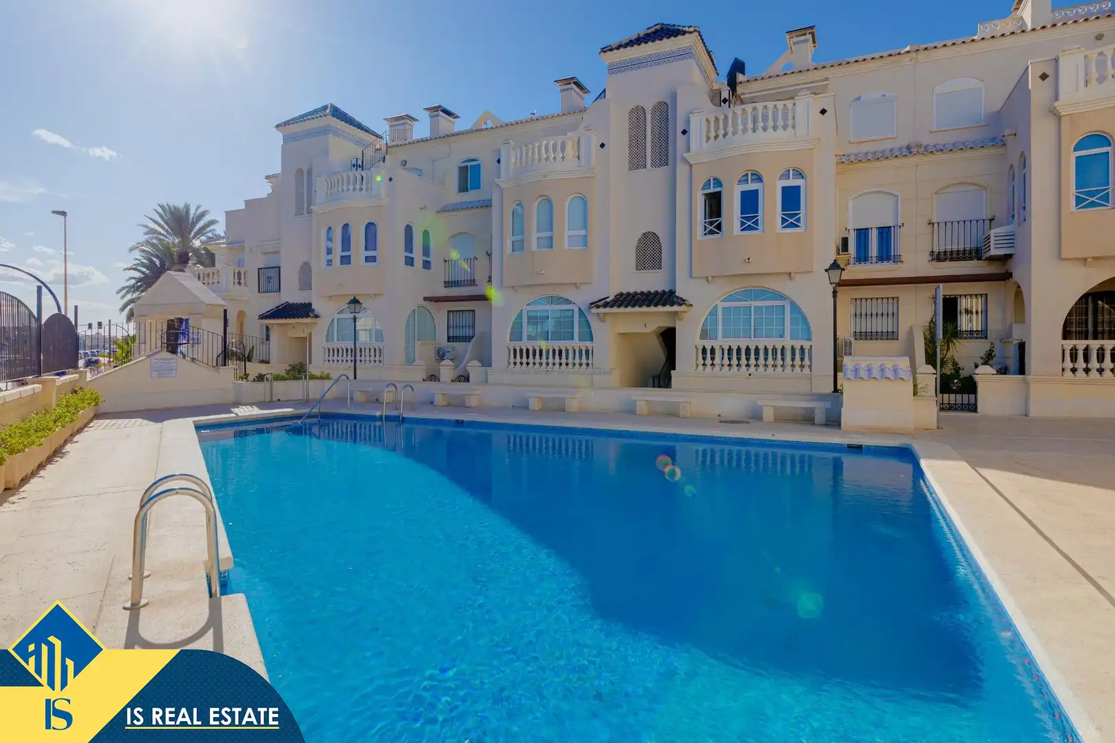 Apartamento con piscina en venta en Playa de los Locos, imagen 2