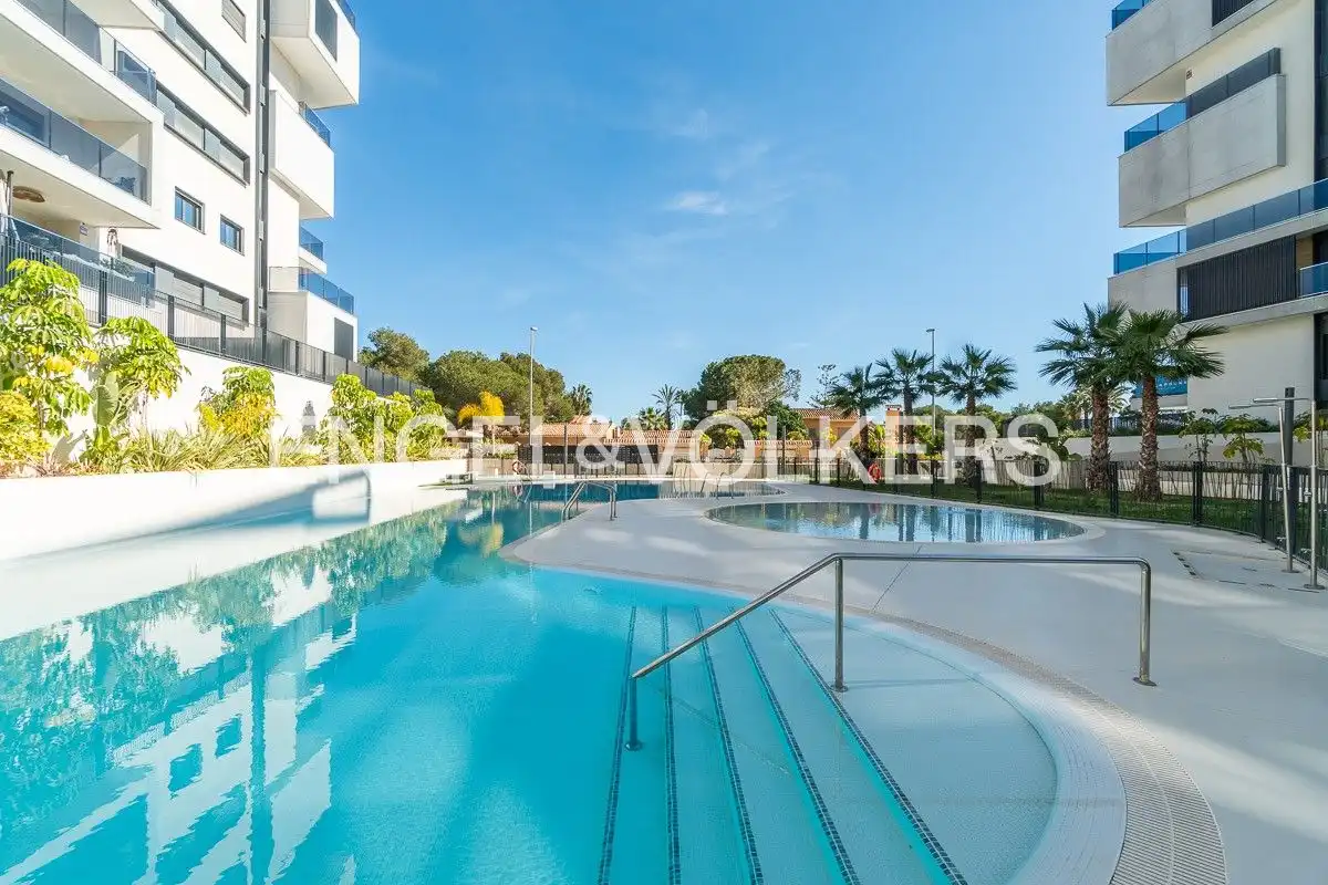 Piscina de Pis en venda en Orihuela amb Aire condicionat, Calefacció i Terrassa