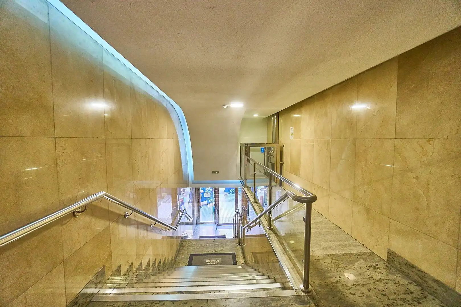 Oficina en venta en Las Palmas de Gran Canaria con Aire acondicionado, Trastero y Amueblado