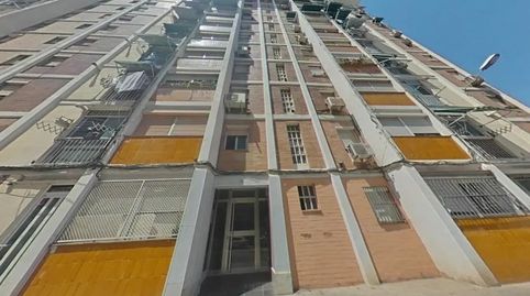 Cornellà de Llobregat (Barcelona). EN RENTABILIDAD (se vende alquilado, no se puede visitar ni hipotecar).