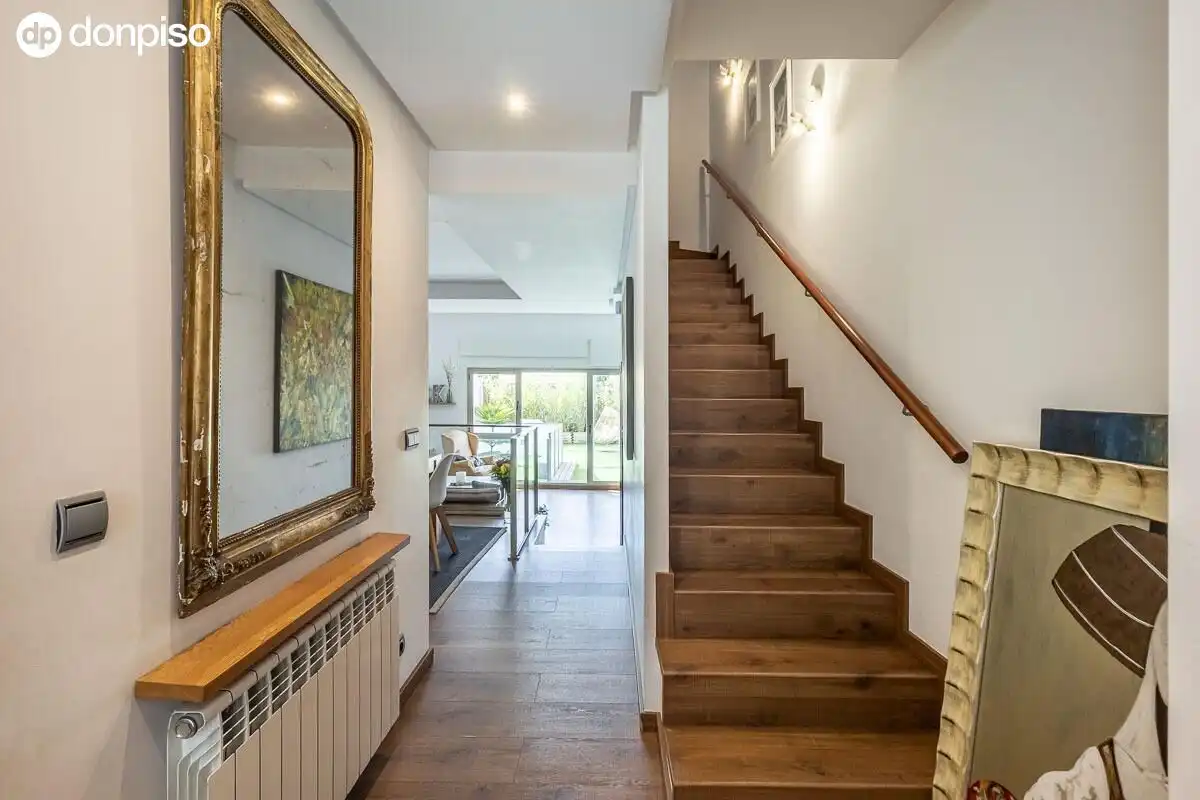 Detached homes for sale in Granada