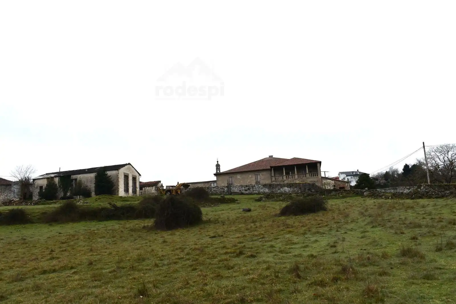 Buildings for sale in Pantón