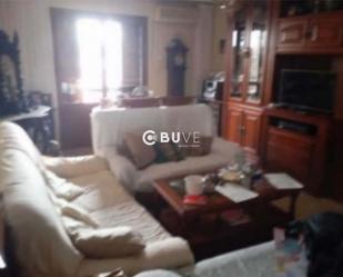 Sala d'estar de Pis en venda en  Sevilla Capital amb Aire condicionat, Calefacció i Terrassa