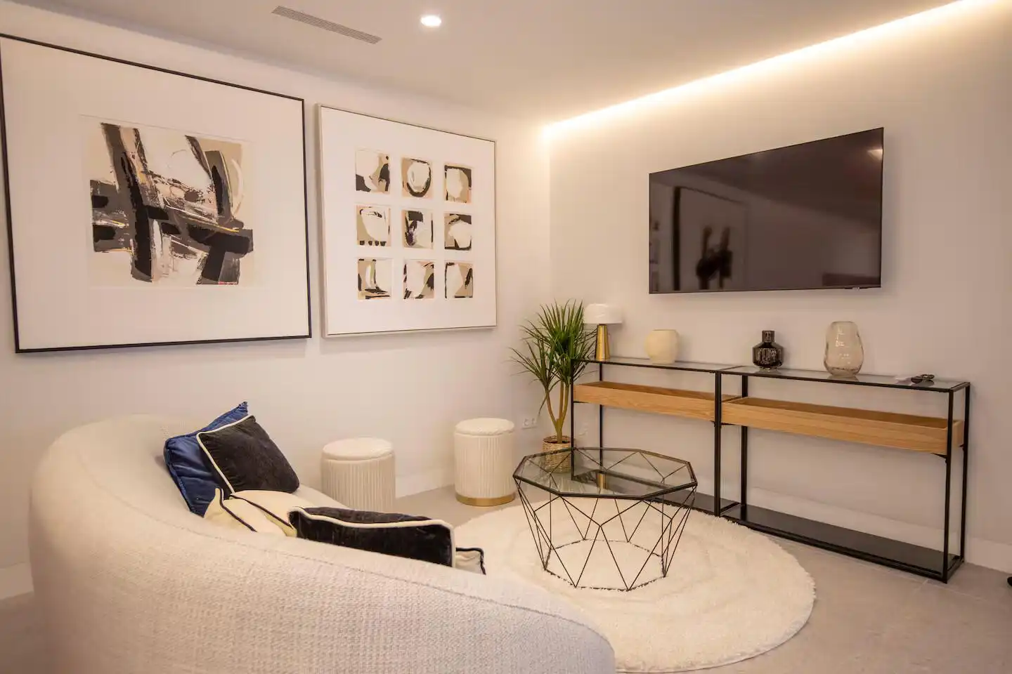 Living room of Apartments for rent in Cerdanyola del Vallès  with Air Conditioner and Furnished