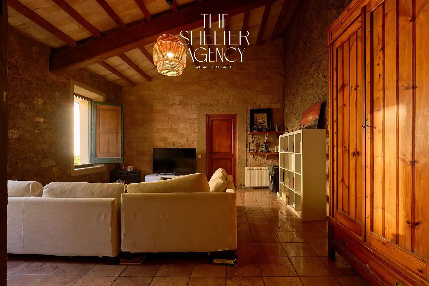 Sala de estar de Finca rústica en venta en Sant Pere de Ribes con Aire acondicionado, Jardín privado y Piscina comunitaria