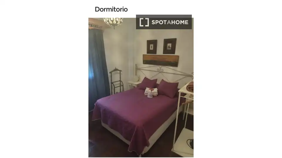 Bedroom of Flat for rent in Sevilla  with Air Conditioner, Heating and Furnished