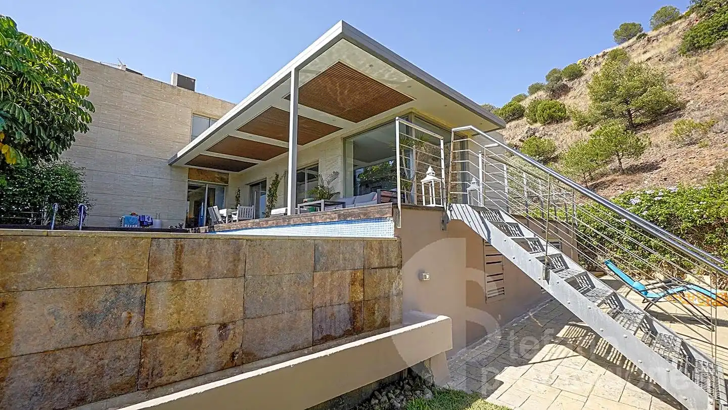 Vista exterior de Casa o chalet en venta en Málaga con Aire acondicionado, Calefacción y Jardín privado