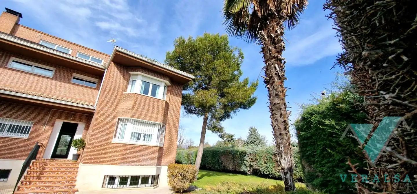 Casa o xalet en venda a Del Bonsái, Prado Norte