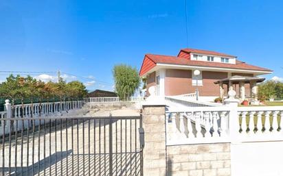 Vista exterior de Casa o xalet de lloguer en Villaescusa (Cantabria) amb Calefacció, Jardí privat i Terrassa