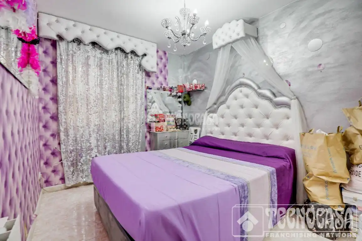 Habitación de Piso en venta en Barcelona con Balcón