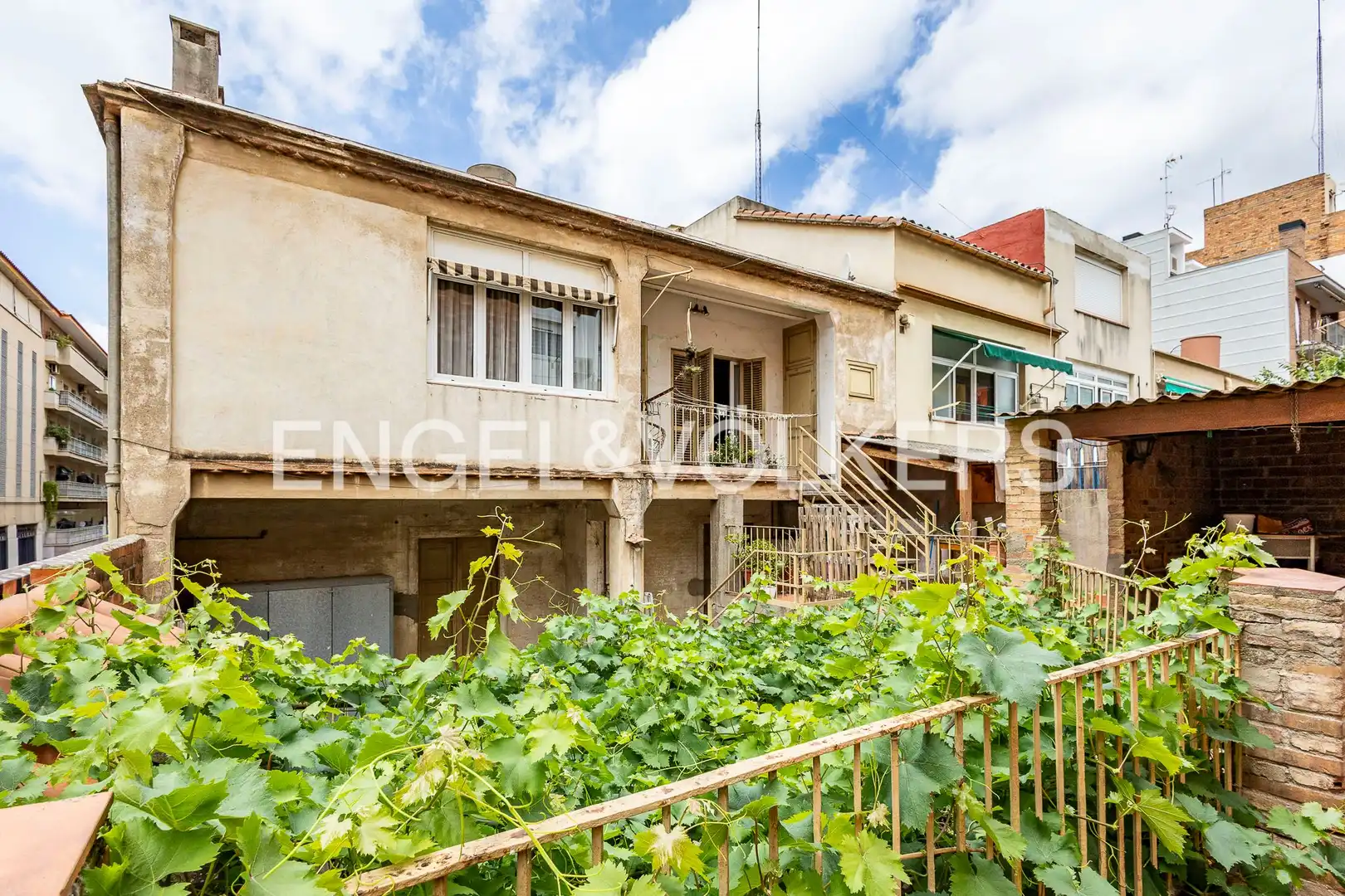 Vista exterior de Casa o chalet en venta en Sant Feliu de Llobregat con Calefacción, Jardín privado y Terraza