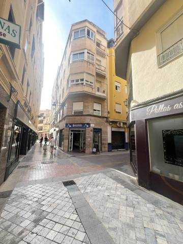 Local comercial en Alquiler en Centro