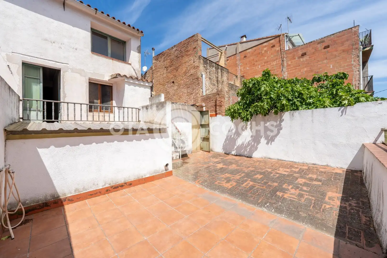 Casa adosada en venda a Carrer D' AVALL, Montbrió del Camp