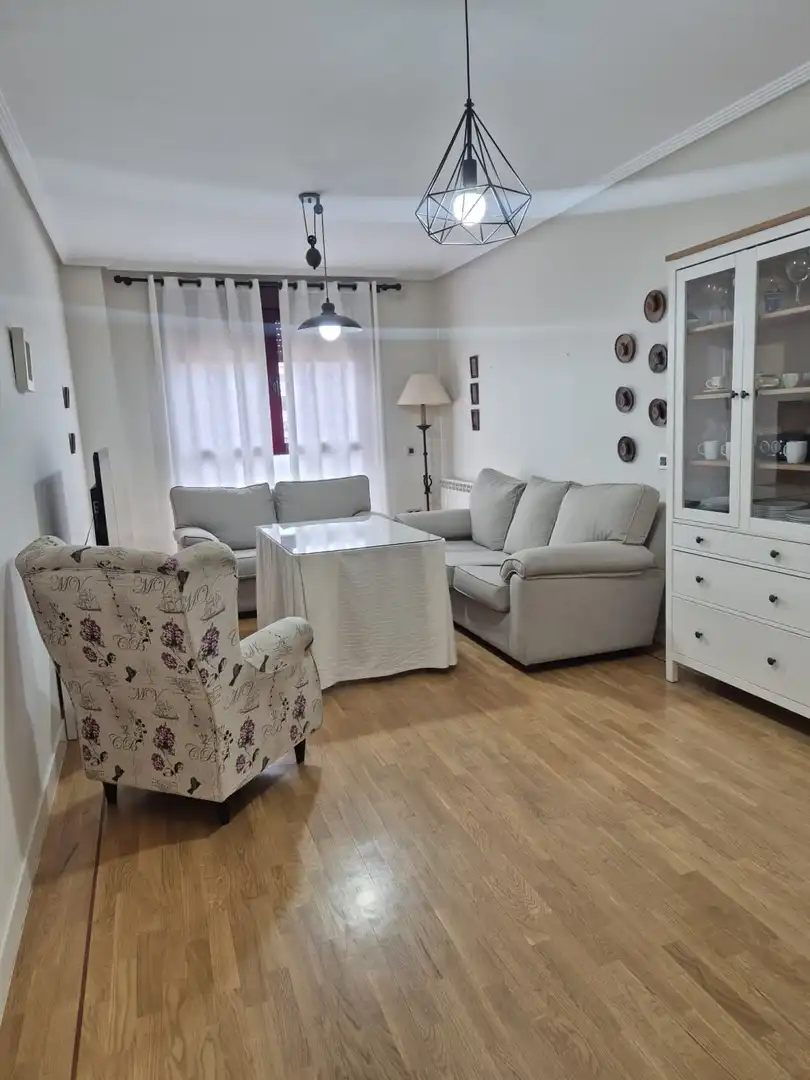 Living room of Flat for rent in Badajoz  with Air Conditioner, Heating and Parquet flooring