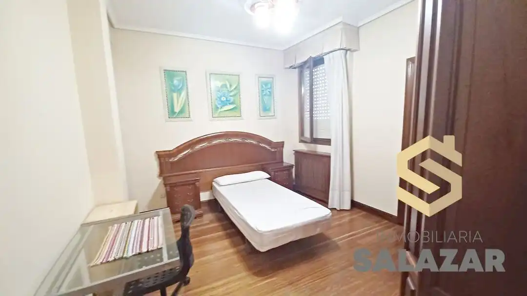 Bedroom of Flat for rent in Bilbao   with Heating