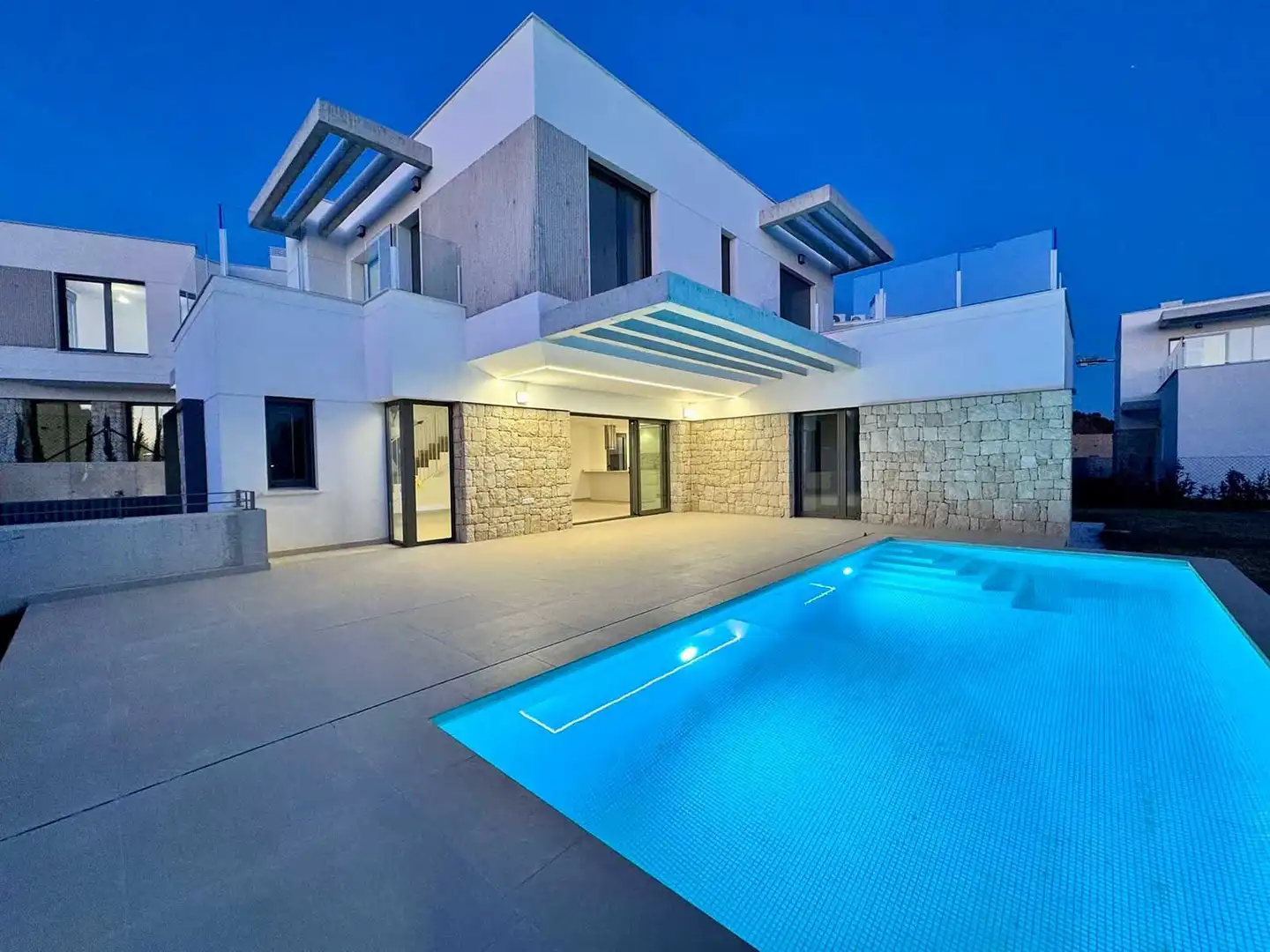 Chalet con piscina en venta en Calle Calle Praga, imagen 20