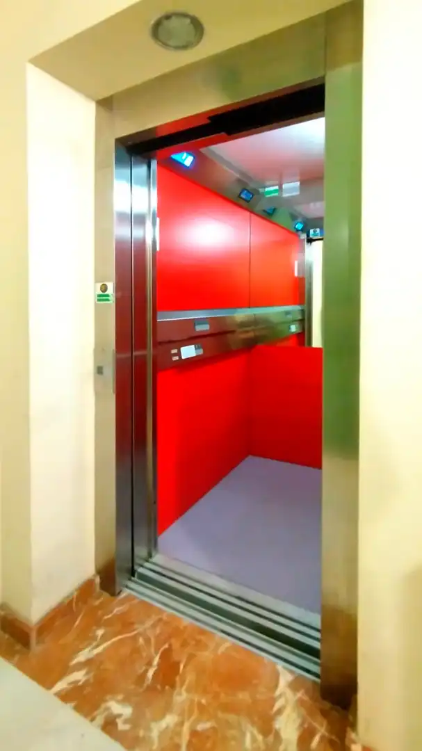 Piso en venta en Barcelona con Calefacción y Horno