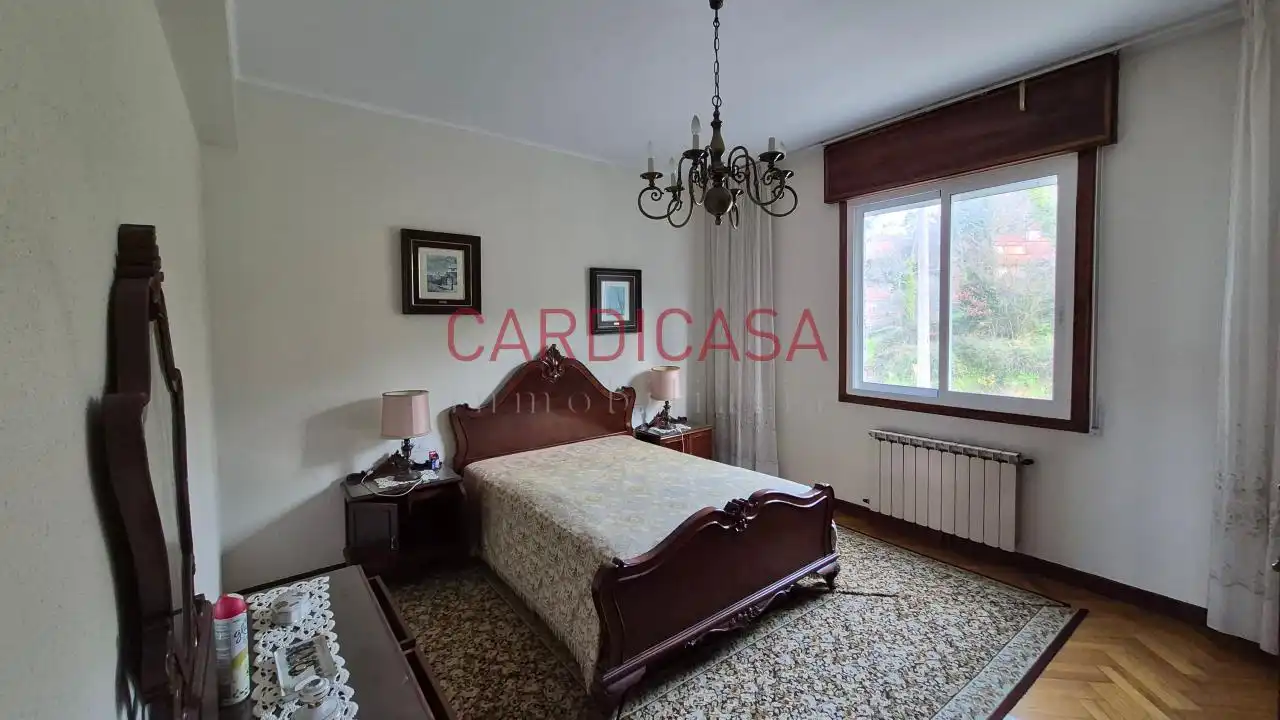 Habitación de Casa o chalet en venta en Vigo  con Calefacción, Trastero y Amueblado
