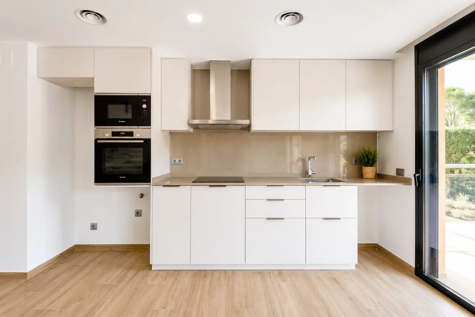 Piso con terraza en venta en Carrer de la Torre Mora, imagen 3