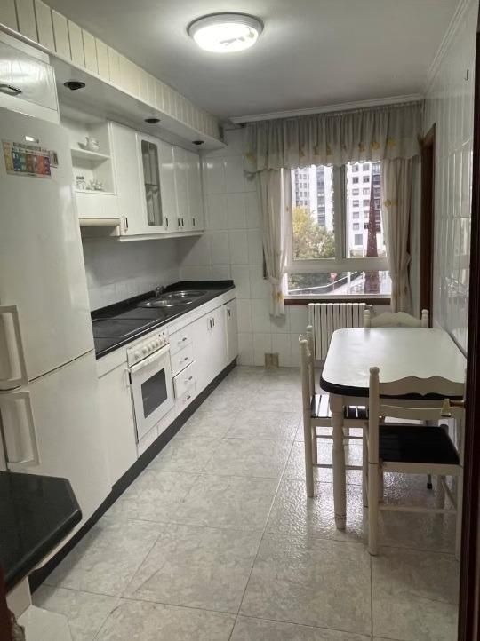 Cuina de Dúplex en venda en Ourense Capital  amb Calefacció, Parquet i Balcó