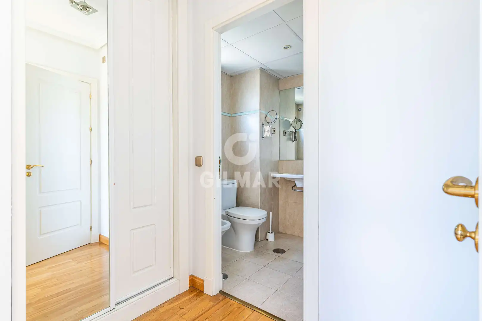 Baño de Piso en venta en Madrid con Calefacción, Jardín privado y Trastero