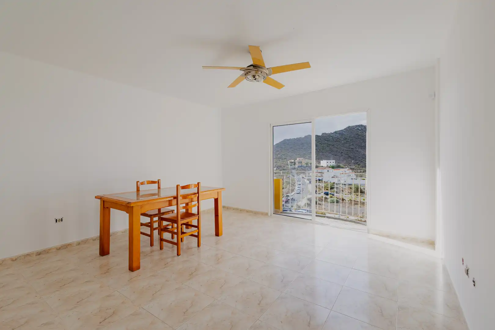 Comedor de Piso en venta en La Camella