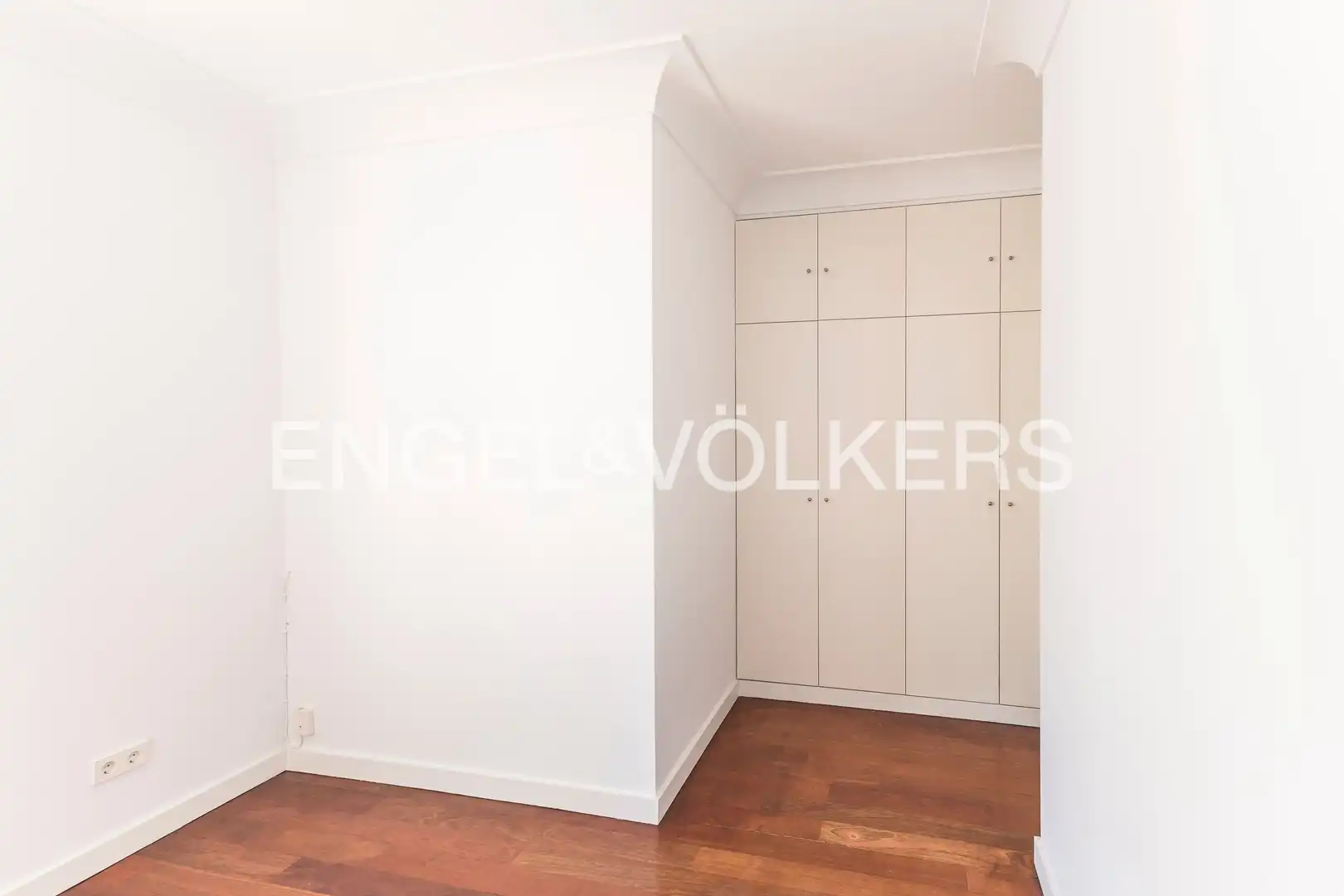 Dormitori de Àtic de lloguer en Madrid amb Aire condicionat, Calefacció i Parquet