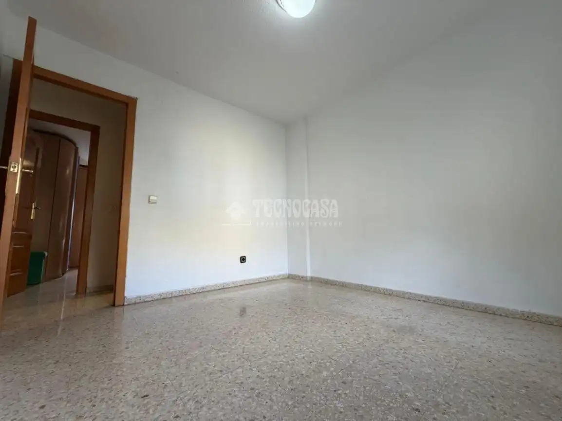 Bedroom of Flat for sale in Sevilla