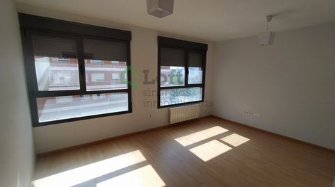Foto 2 de Apartamento de alquiler en San Roque - Ronda Norte, Badajoz Capital