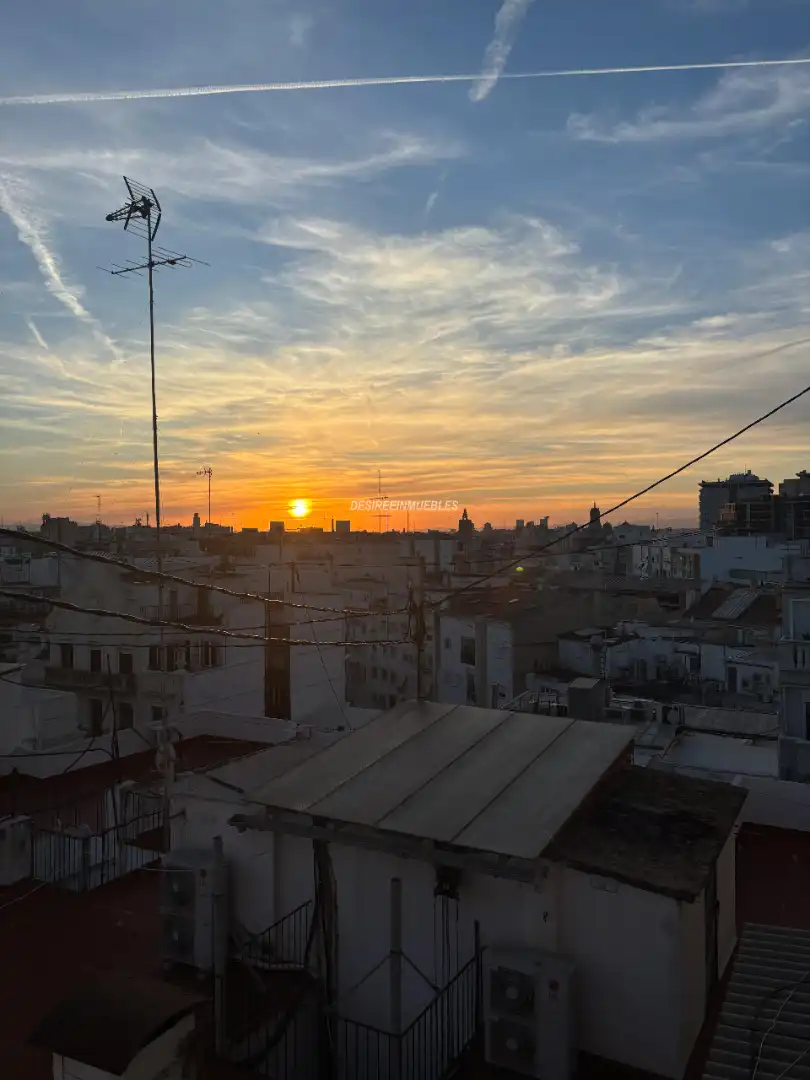Vista exterior de Pis de lloguer en Valencia amb Aire condicionat, Parquet i Terrassa