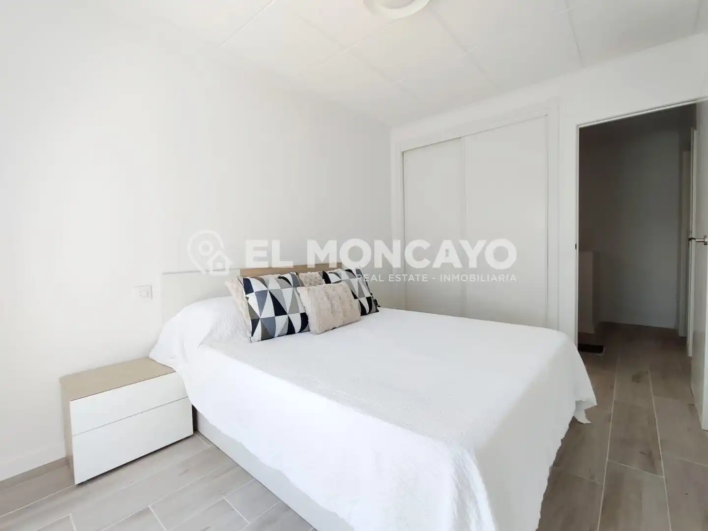 Dormitori de Casa adosada en venda en Torrevieja amb Aire condicionat, Calefacció i Terrassa