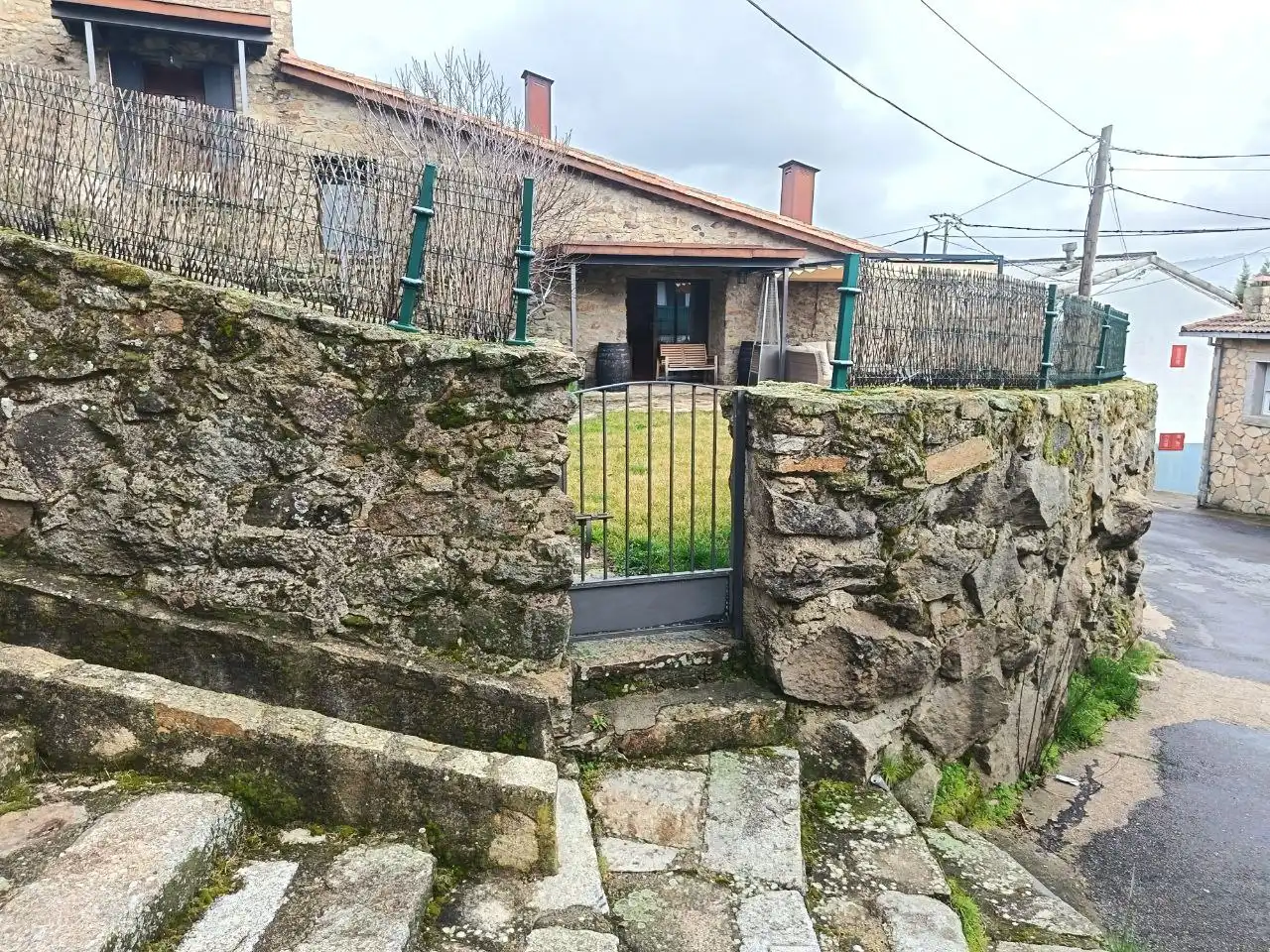 Vista exterior de Casa o xalet en venda en Solana de Ávila amb Calefacció i Moblat