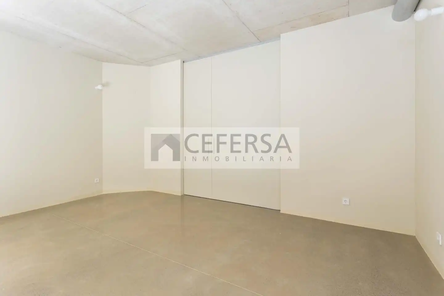 Planta baja en venta en De Sardenya, Sagrada Família