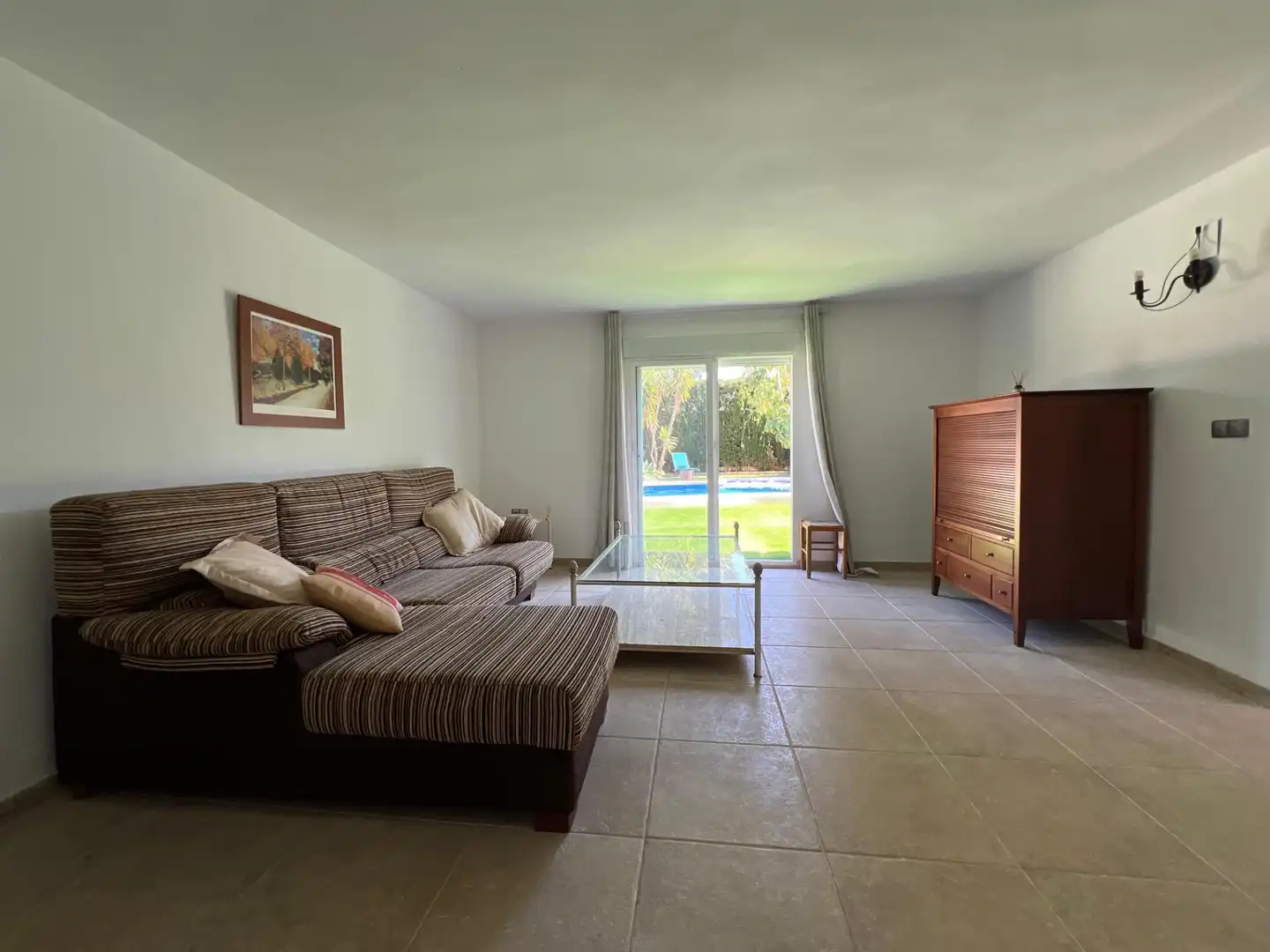 Sala de estar de Casa o chalet en venta en Benidorm con Aire acondicionado, Jardín privado y Piscina