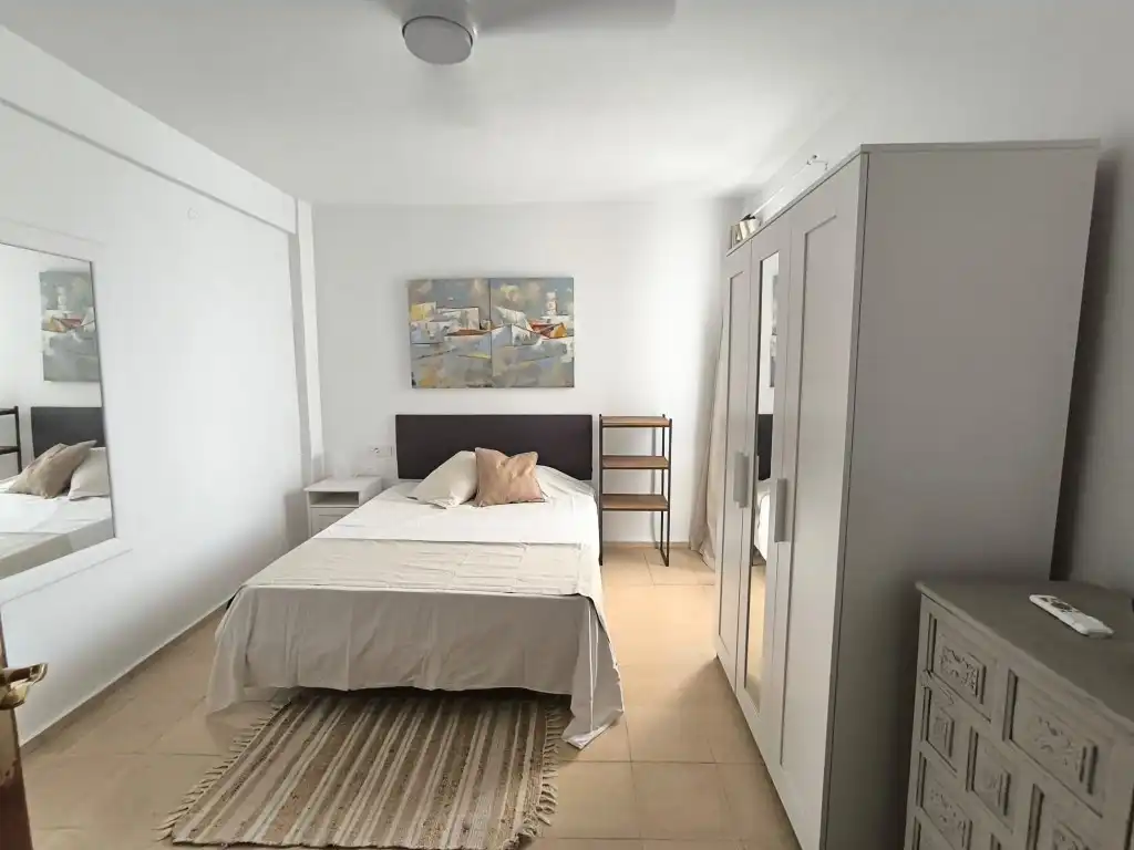 Flat for rent in Calle Julio Pellicer, Ciudad Jardín - Zoco