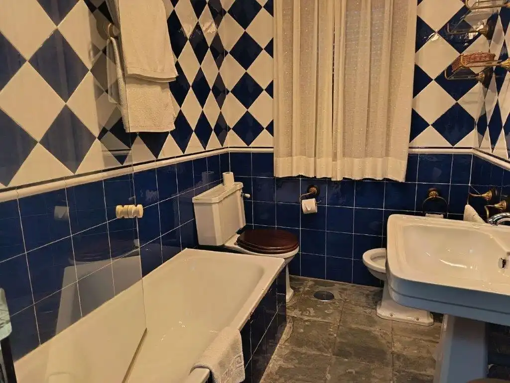 Bathroom of Buildings for sale in Navalonguilla