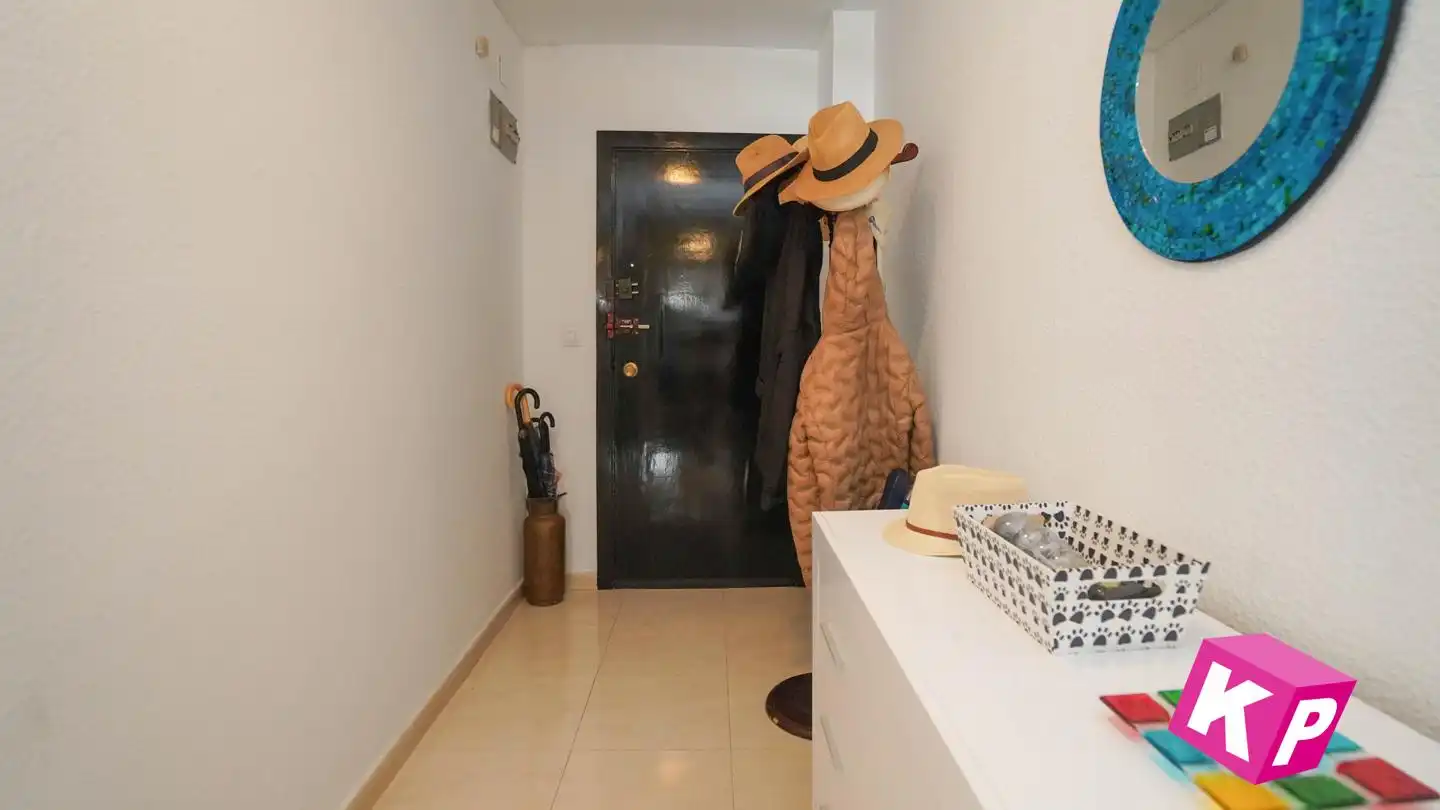 Wohnung zum Verkauf in Santa Pola mit Klimaanlage, Terrasse und Möbliert