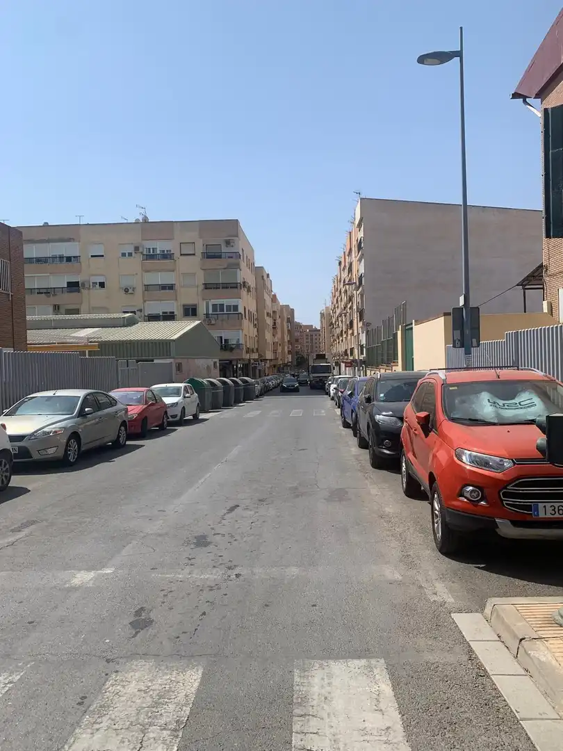 Aparcament de Pis en venda en Almería amb Aire condicionat