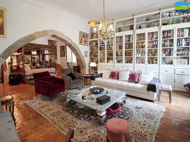 Casa con balcón en venta en Peralada