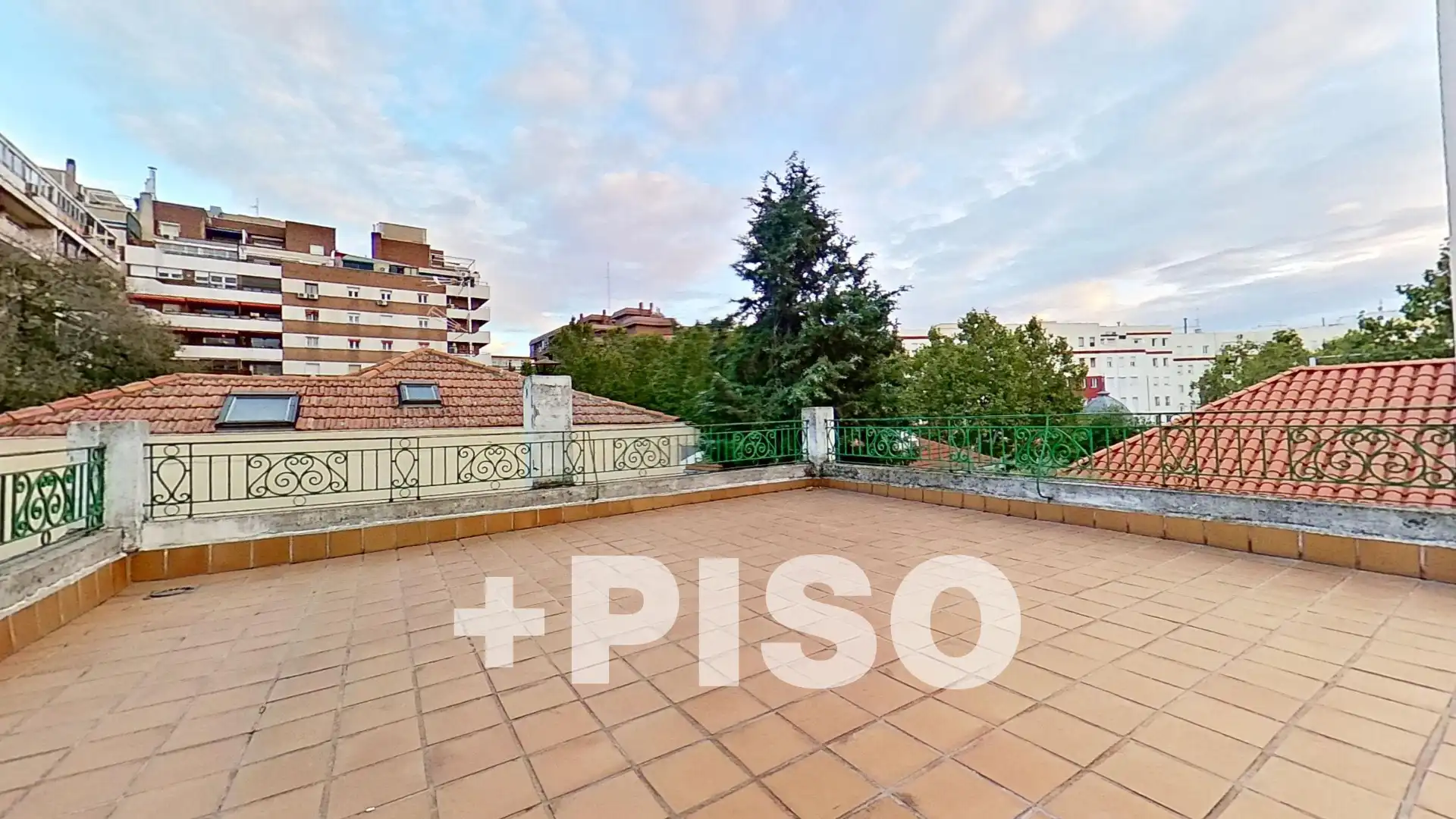 Terrassa de Casa o xalet en venda en Madrid amb Calefacció, Jardí privat i Terrassa